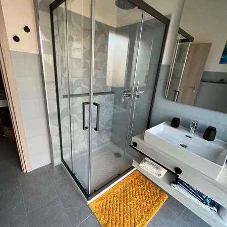 Baboe Iun F1037 Guest house *