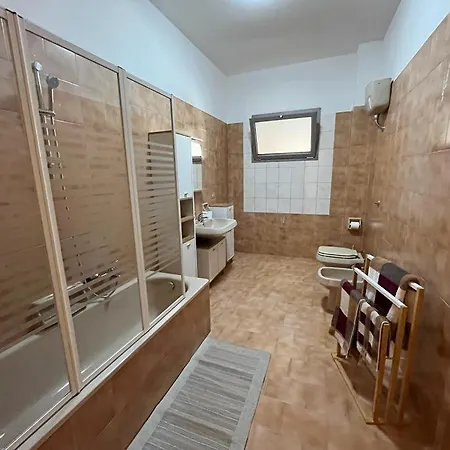 Baboe Iun F1037 Guest house *