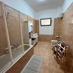Baboe Iun F1037 Penzion 3*